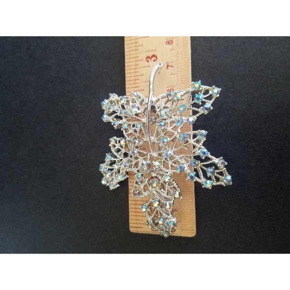 DODDS Rhinestone Maple Leaf Brooch - Picture 6 of 10
